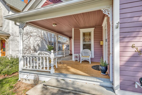 Charming storybook Victorian 😍