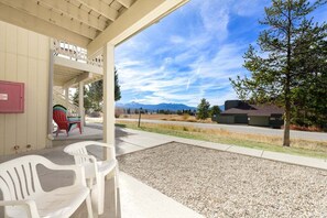 SWP Meadow Ridge 18-4 Private patio