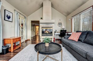 Sunroom with view of Big Boulder slopes