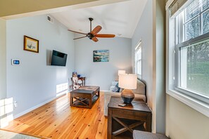 Living Room | Queen Sleeper Sofa | Main Floor | Smart TV