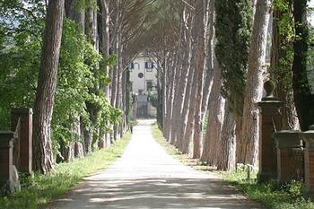 The Stables in Renaissance Villa, little pool, car space, fenced property