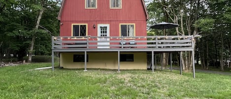 Front of The Pocono Barn House