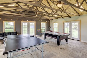 Game Room | Flat-Screen TV | Air Hockey Table | Ping-Pong Table