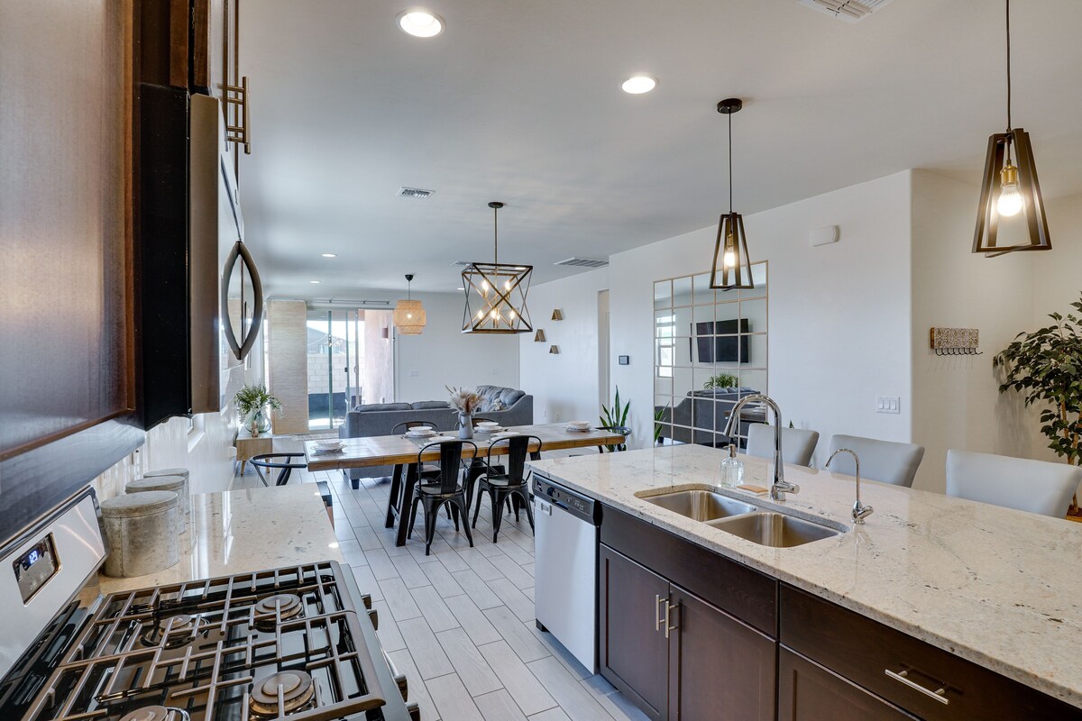 Family-Friendly Home – 1 Mi to Sahuarita Lake!