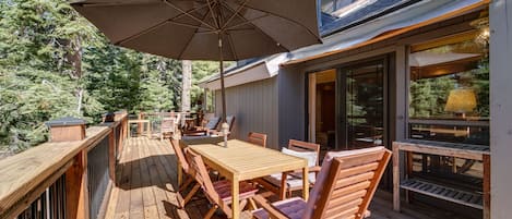 Truckee Vacation Rental | 5BR + Loft | 4BA | Stairs to Enter | 4,000 Sq Ft