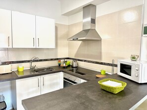 Kitchen 4