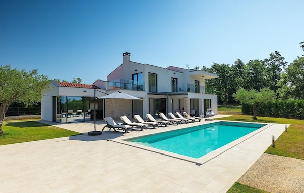 pool