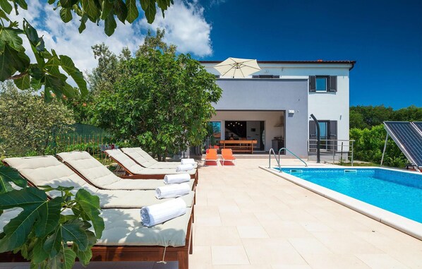 pool