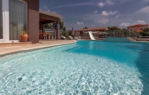 pool