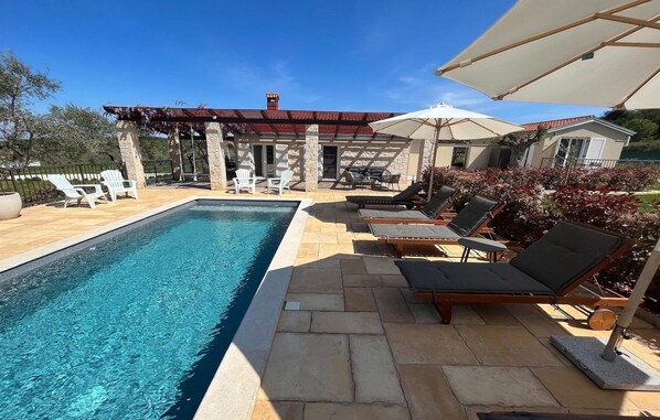 pool