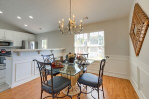 Dining Area | Dining Table | Dishware/Flatware | Breakfast Bar