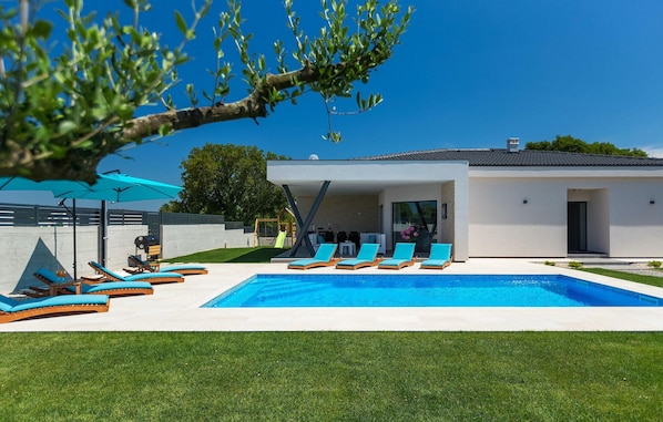 pool