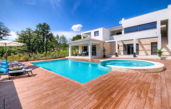 pool