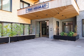 Entrance / Reception