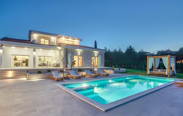 pool