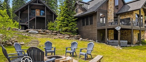 Pinnacle Peak Estate is stunning year-round! It's also the perfect summer retreat, with .5 acre to spread out, a firepit, close to Lake Cascade, near Tamarack Resort wedding/event venues, and quick access to hiking/biking trails