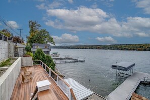 Private lakefront, with sun deck, on Keuka Lake