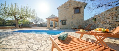 pool