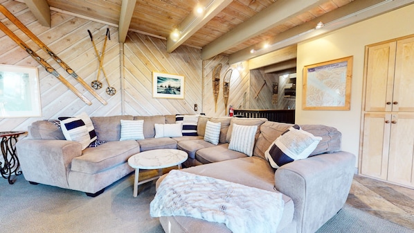 Indoors, Home Decor, Couch, Furniture, Living Room