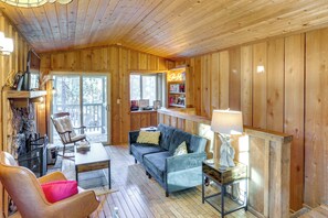 Living Room | 2nd Floor | Queen Sleeper Sofa | Record Player | Books