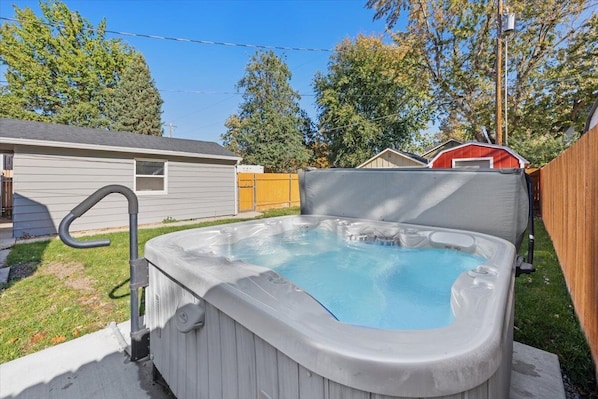 Bain à remous extérieur