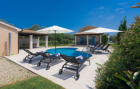 pool