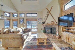 Living Area | Queen Sleeper Sofa