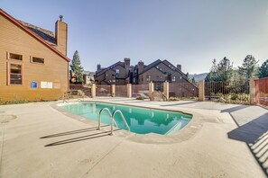 Community Amenities | Seasonal Pool | Hot Tub | Coin Laundry