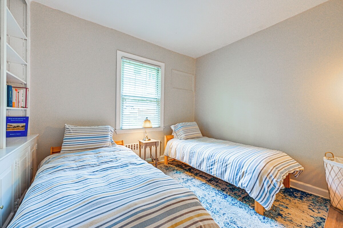 Historic Mamaroneck Guest House – Walk to Harbor!