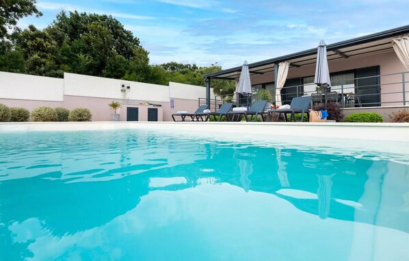 pool