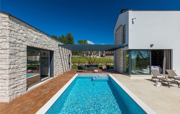 pool