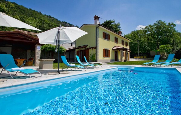pool