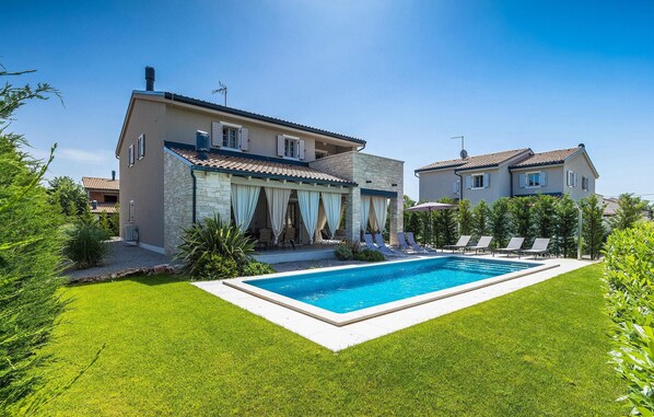 pool