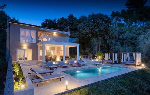 pool