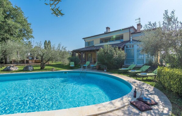 pool