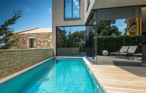 pool