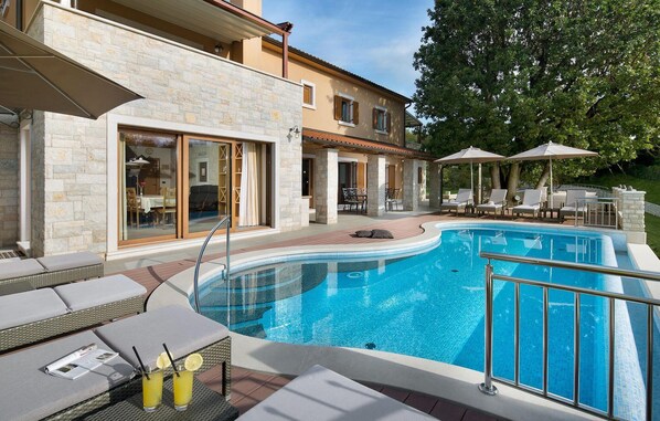 pool