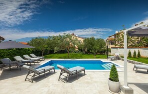 pool
