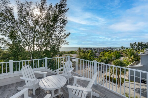 Roof Top Deck w/ Ocean Views