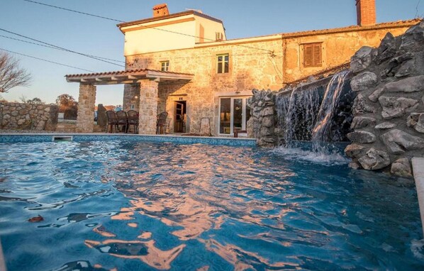 pool
