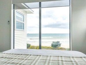 Upstairs bedroom seaview