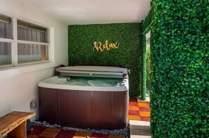 Imagine relaxation and luxurious moments, think Dover property!