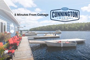 The Port Cunnington Marina is nearby and you can rent a boat on the Lake of Bays