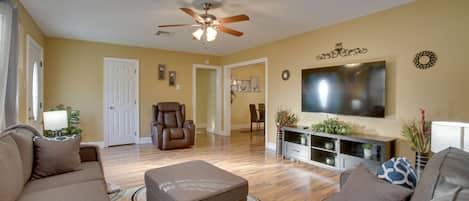 Donaldsonville Vacation Rental | 3BR | 2BA | 1,754 Sq Ft | Steps Required