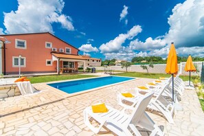 Holiday Home Swimming Pool
