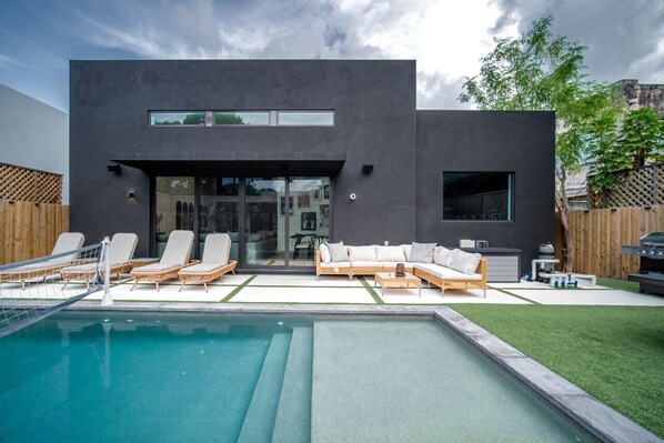 Welcome to your very own modern Miami home! A villa with all the travel essentials, comfort and fun you need.