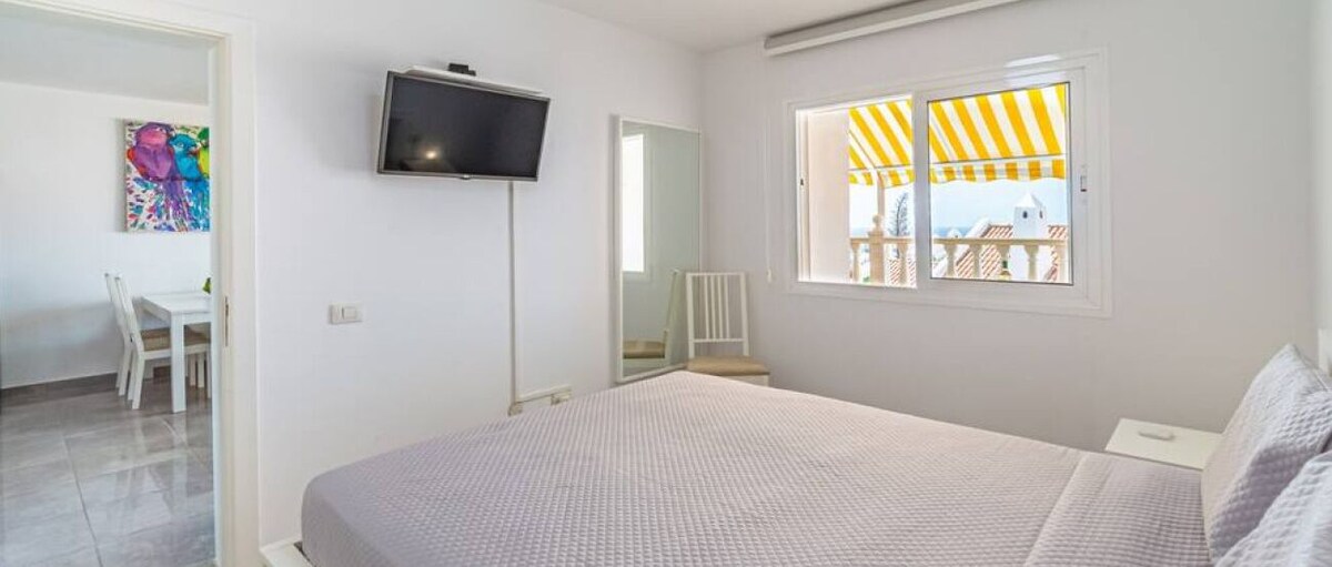 Luxury Apartment, Sea View, Heated Pool, 2-4 pers.