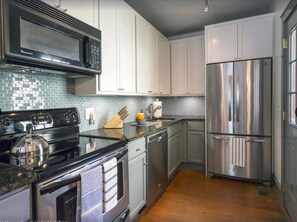 Kitchen has everything you need for cooking and entertaining.