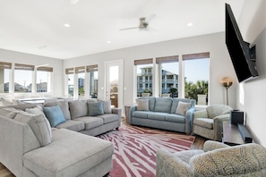 Large living area w/ fantastic views and deck access f