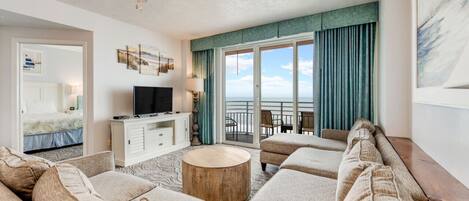 Stunning views of the ocean right from the living room!